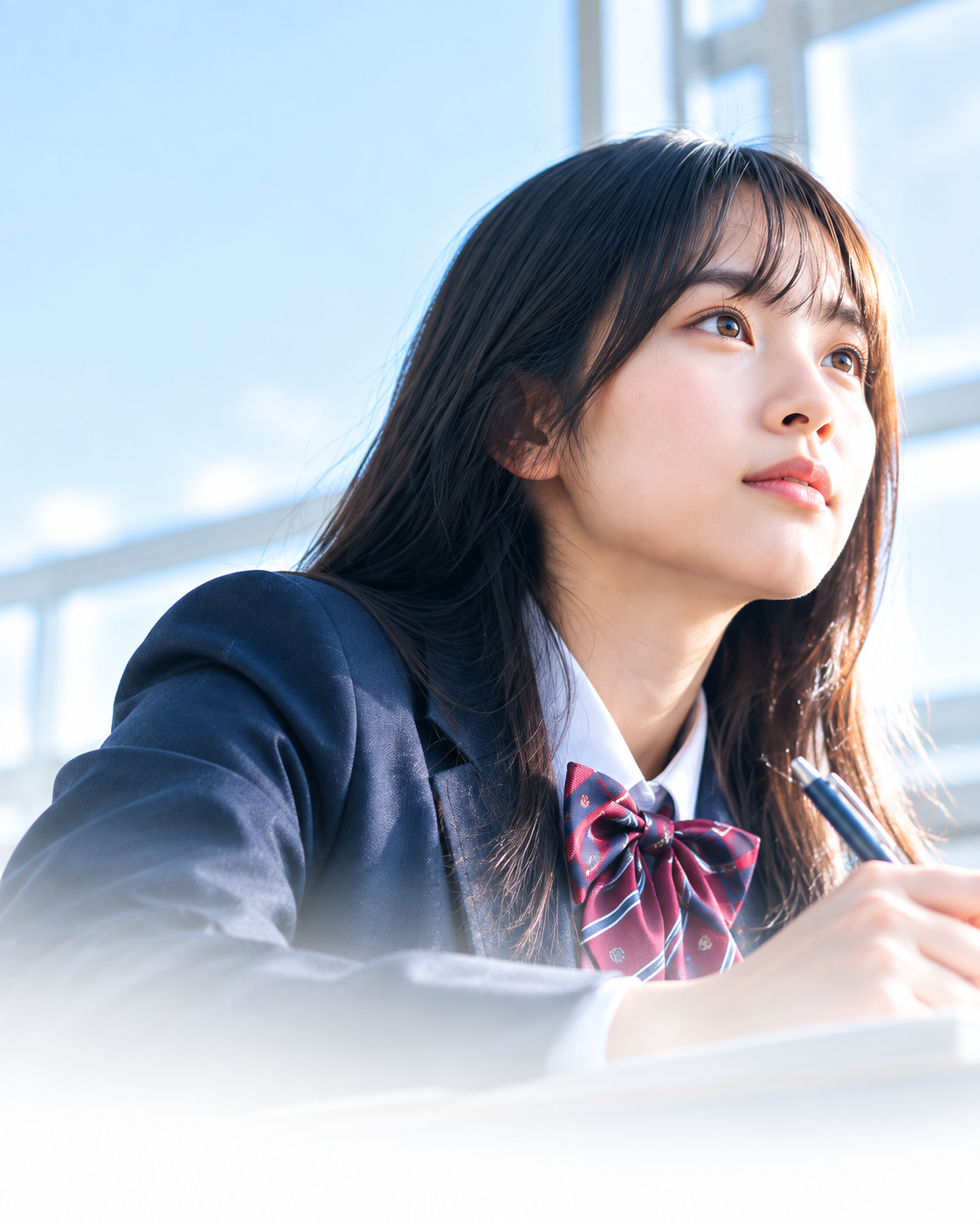 未来を見つめる高校生のイメージ