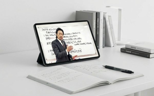 タブレットに映る英語の授業